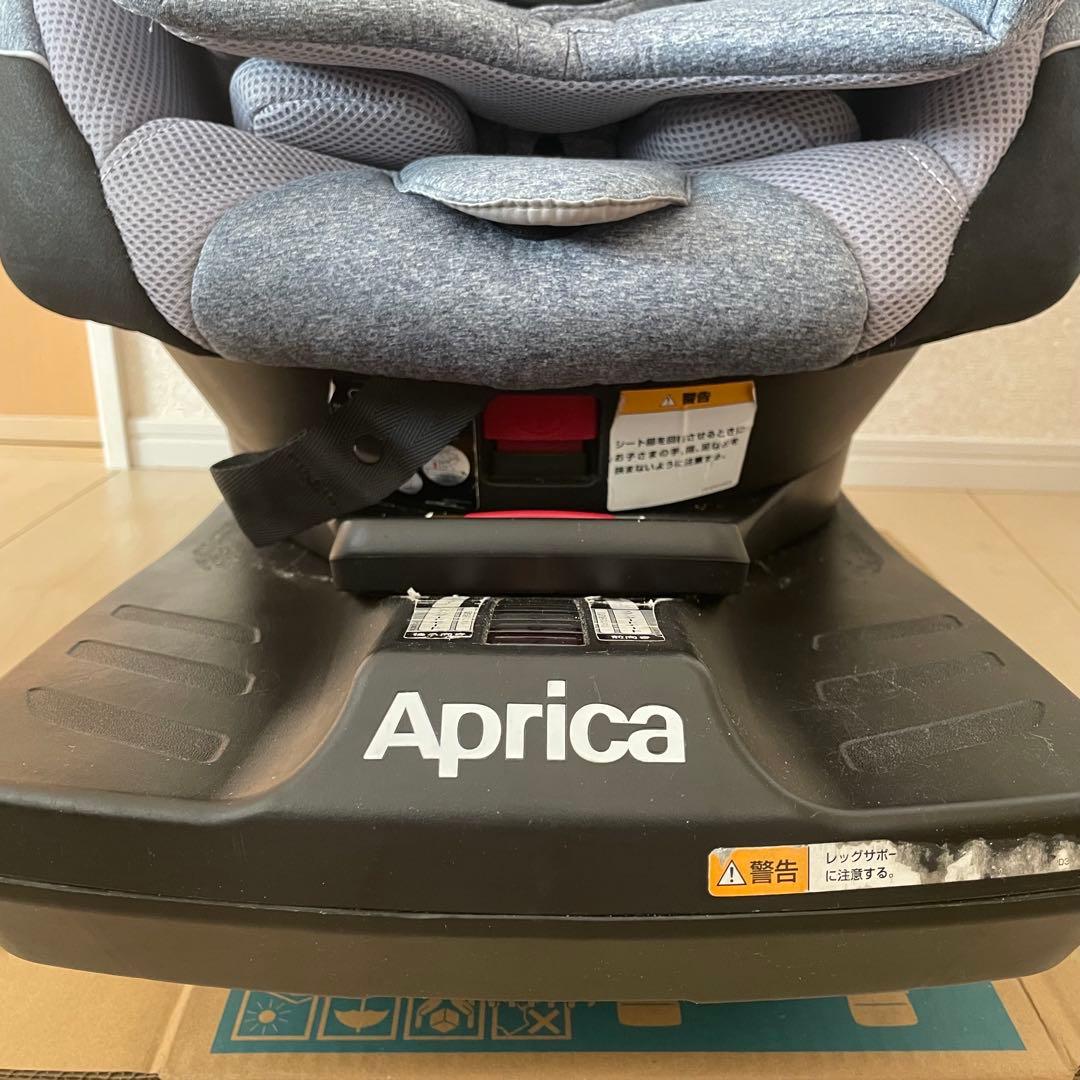 アップリカ クルリラ 回転式チャイルドシート