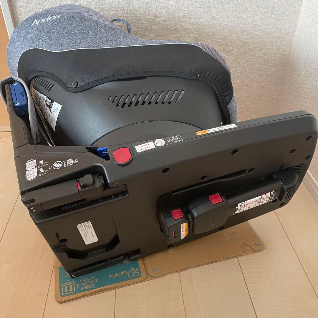 アップリカ クルリラ 回転式チャイルドシート