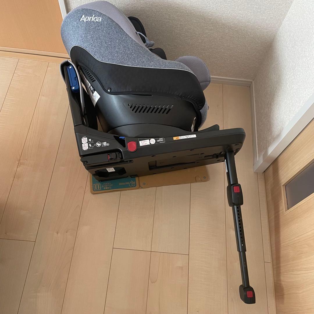 アップリカ クルリラ 回転式チャイルドシート