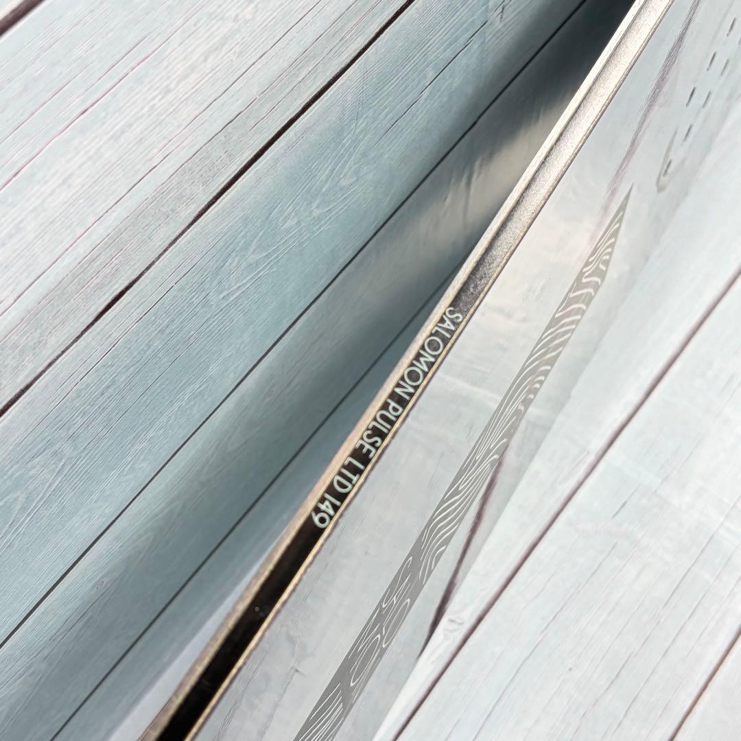 美品 SALOMON PULSE LTD スノボー 板 スノーボード