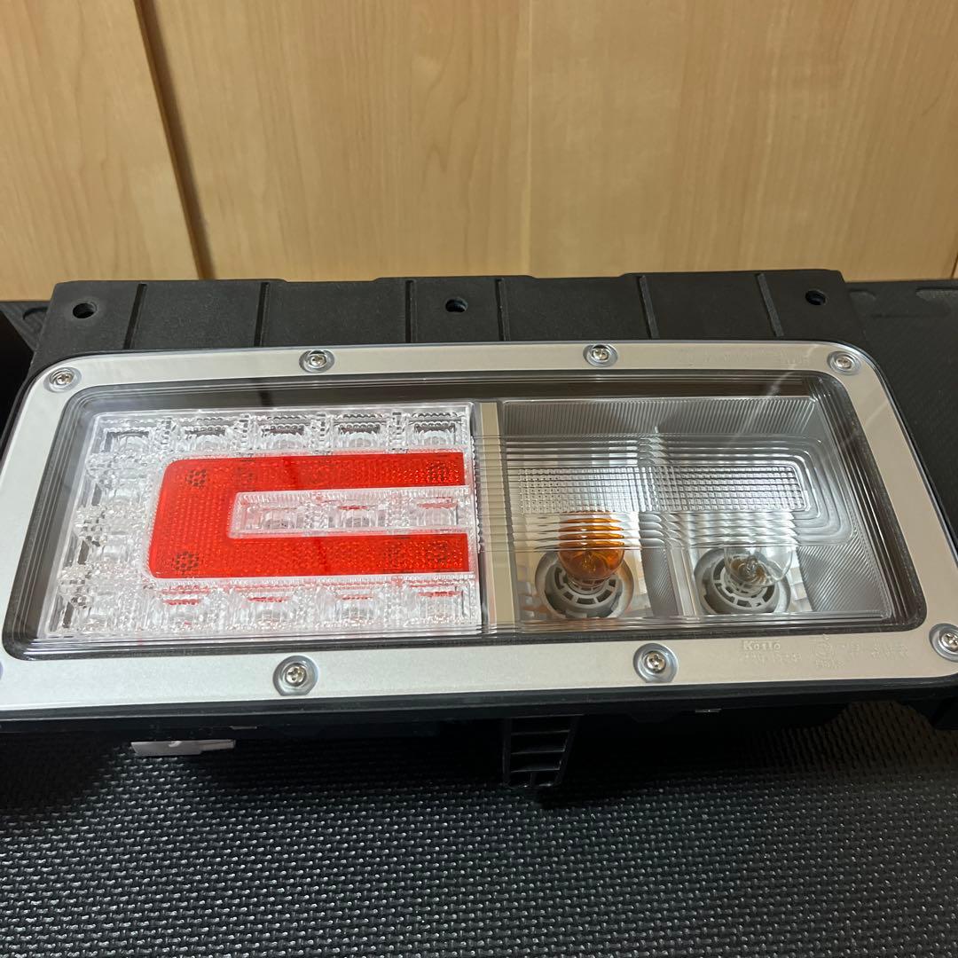 日野大型車用 左右セット LEDテールランプ