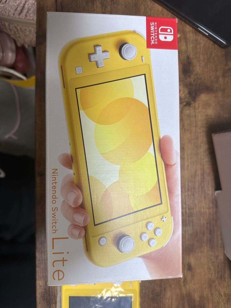 Nintendo Switch Lite イエロー 本体　2回使用