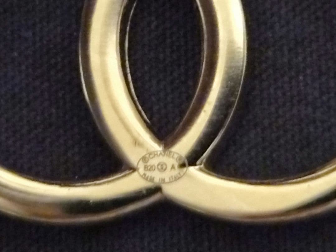 CHANEL ゴールド キラキラ ピアス