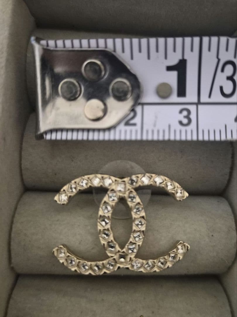 CHANEL ゴールド キラキラ ピアス