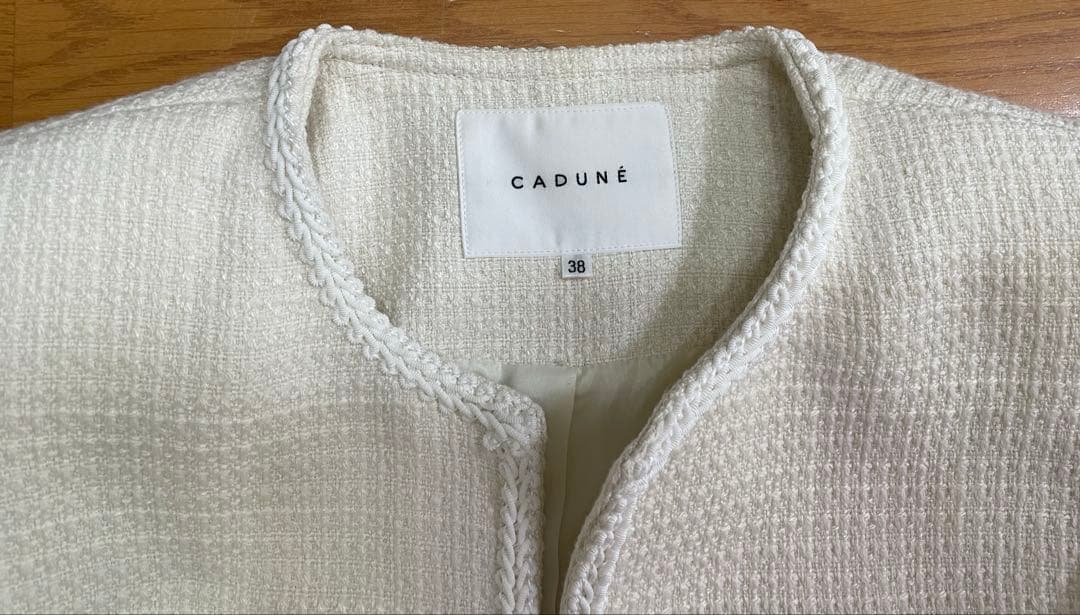 【神崎恵さんコラボ】ノーカラーショートジャケット　白　38（M）サイズ