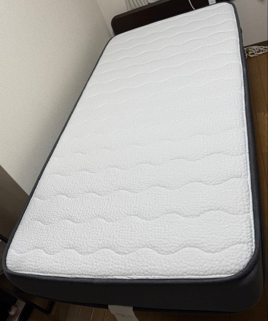 NELLシングル スプリングマットレス ホワイト