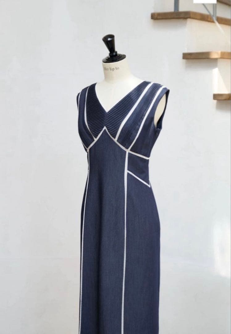 新品 Herlipto Lace Trimmed Chambray Dress