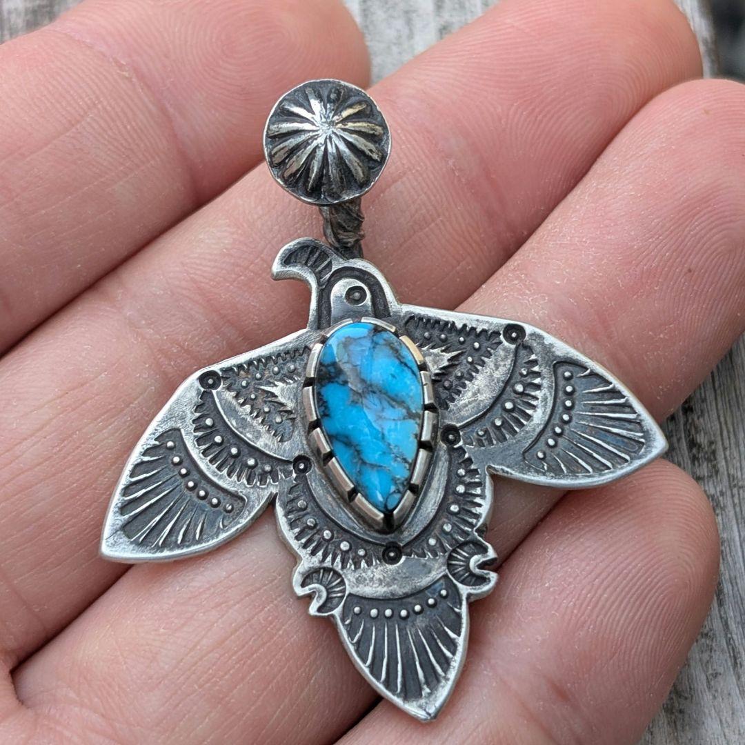 ハンドメイドのターコイズトップ　シルバートップ インディアンジュエリー風