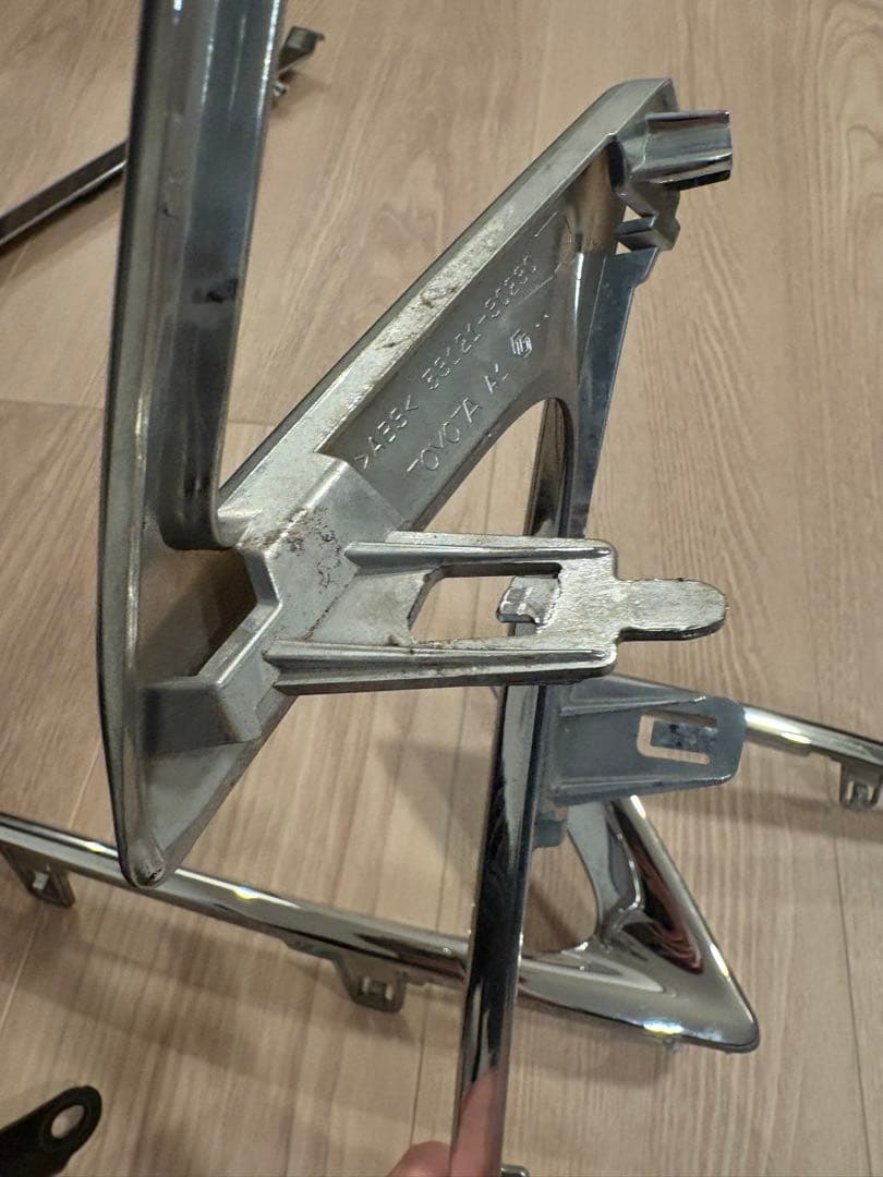 オートゾーン　グリル・メッキ