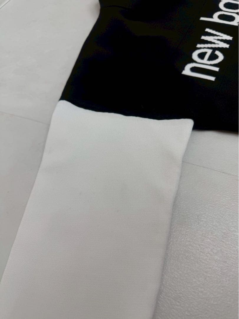 ニューバランスゴルフ ニットプルオーバーとスカートのセットアップ