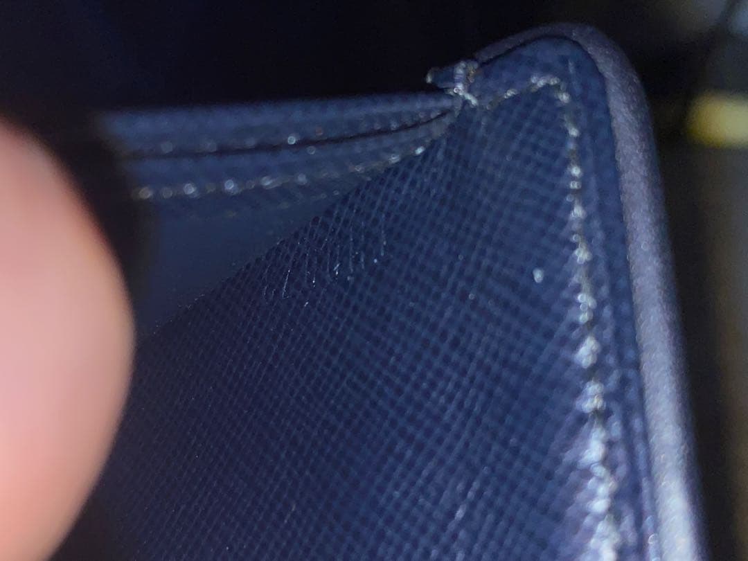 Louis Vuitton ルイヴィトン モノグラム柄 二つ折り財布