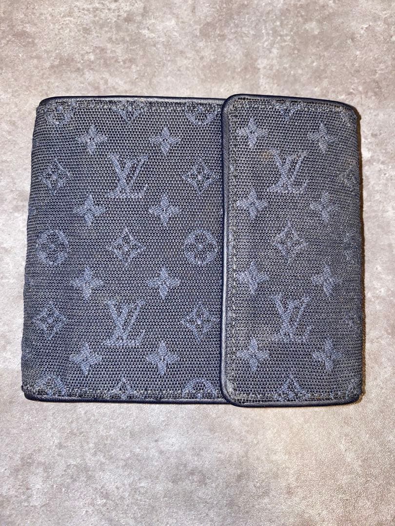 Louis Vuitton ルイヴィトン モノグラム柄 二つ折り財布