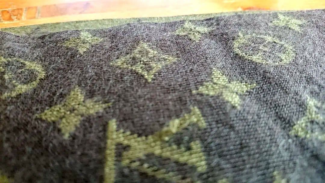 れ*い様 ルイヴィトン　マフラー　最高級素材カシミヤ70% シルク30%　モノグ