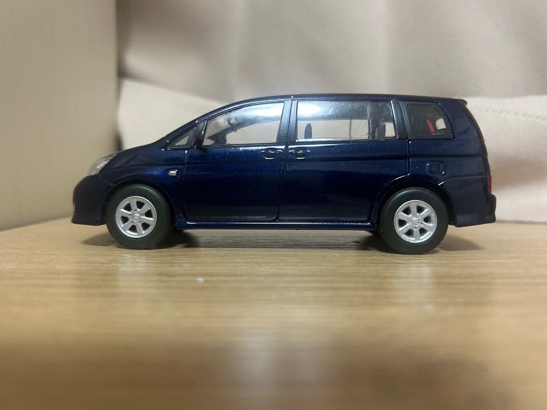 希少！1/30 トヨタアイシス カラーサンプルミニカー ブルー