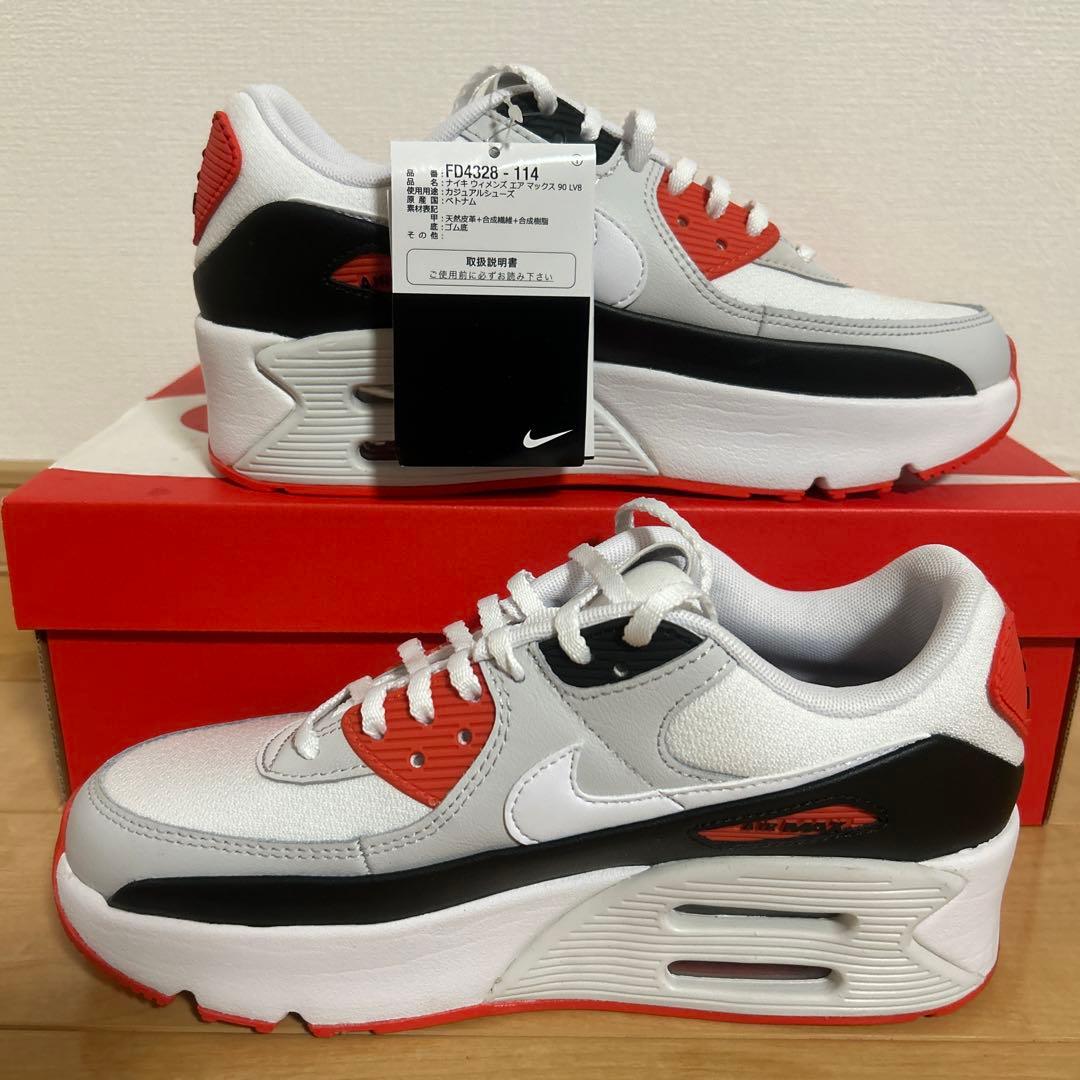 NIKE ウィメンズ　AIR MAX 90 LV8 24cm