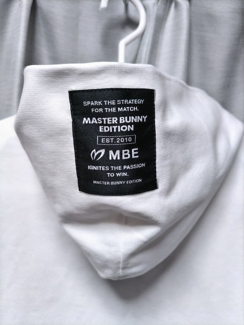 美品　マスターバニー　ニット　パーカー　プルオーバー　白　24年モデル