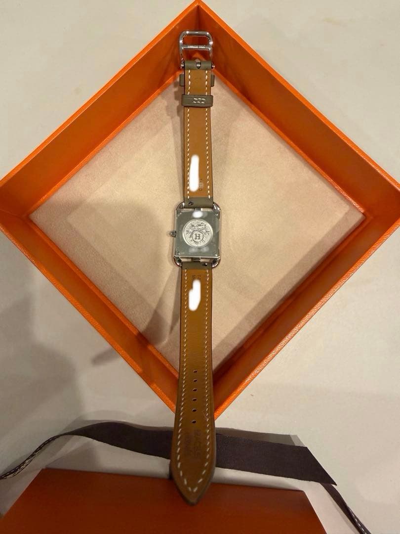 新品未使用　エルメス ケープコッド エトゥープ 腕時計　ストラップ脱着金具付き