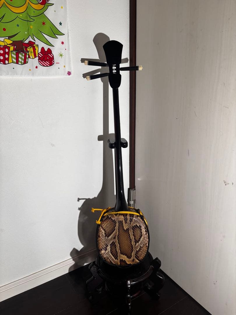 黒木の縞黒材三線