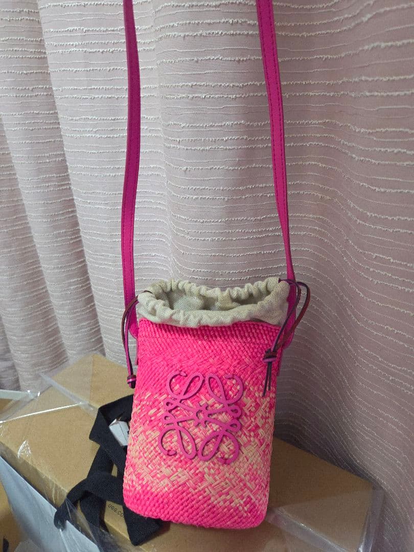 LOEWE ピンク かごバッグ