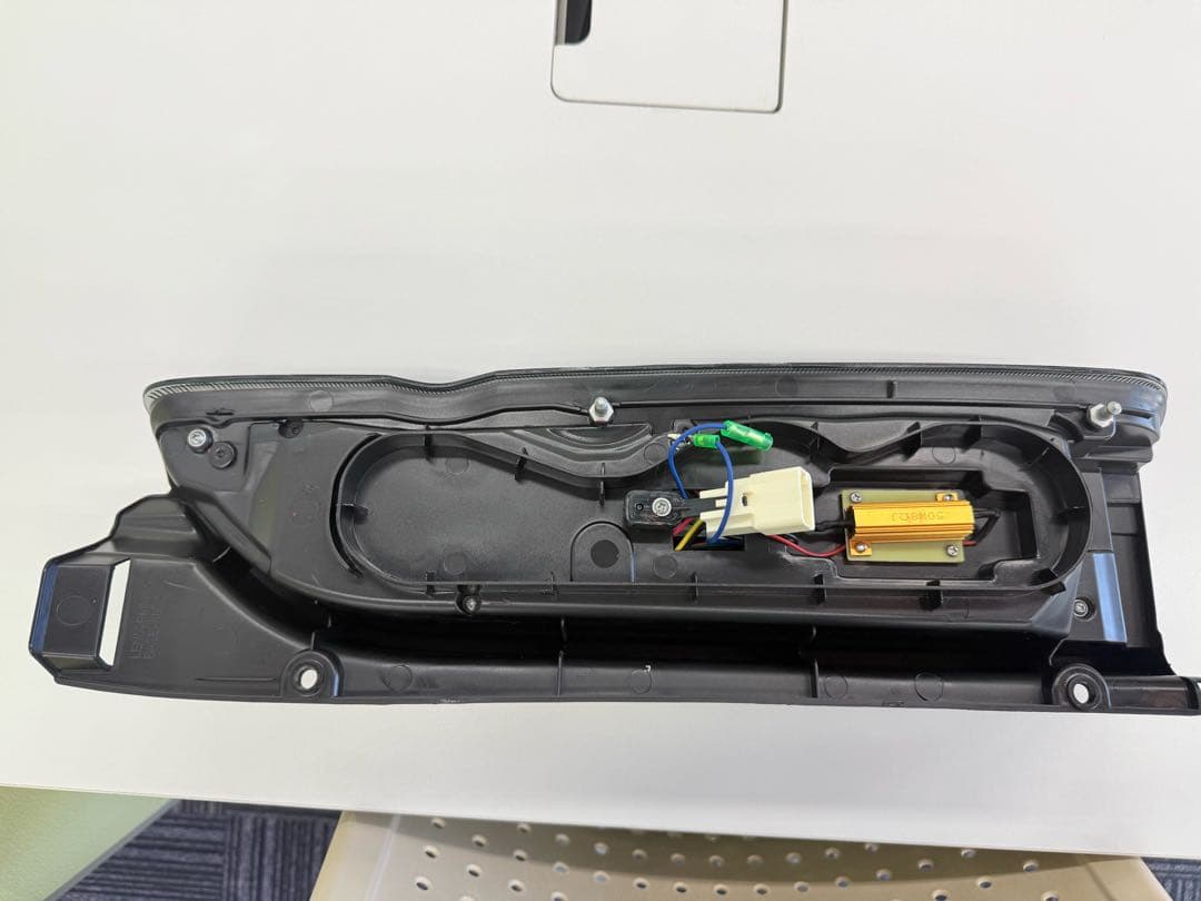 ハイエース用FLEX LEDテールランプ