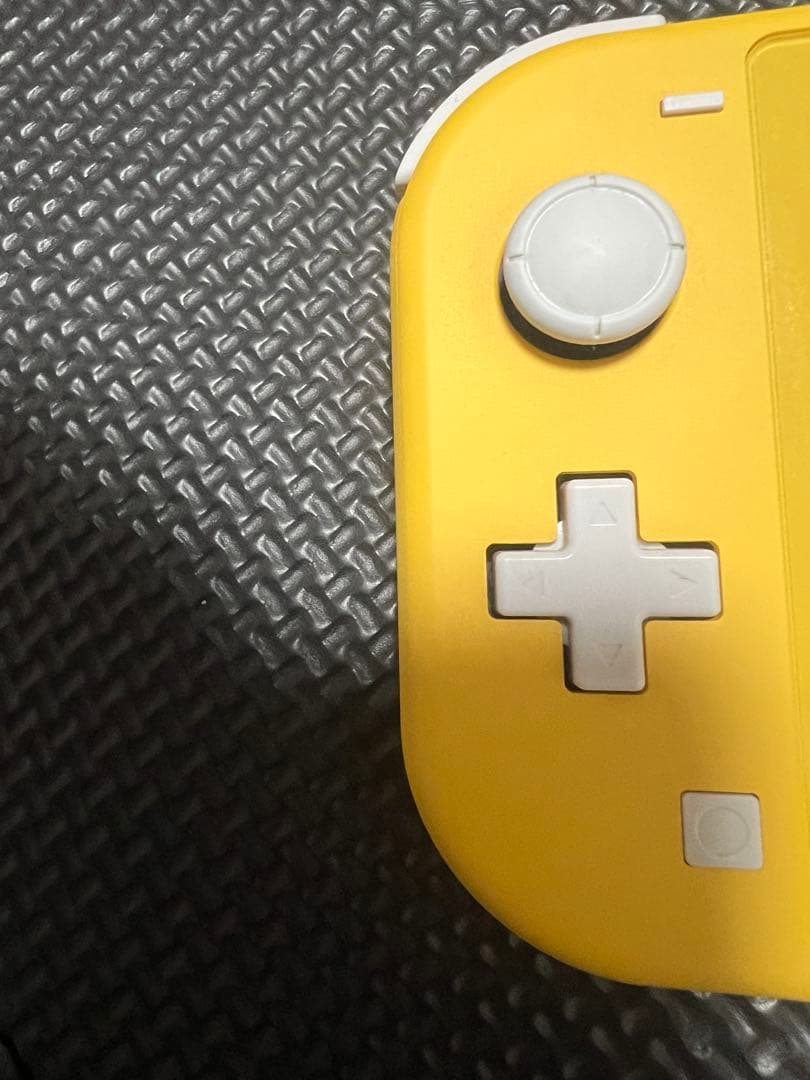 Nintendo Switch Lite 本体イエロー 箱付き、充電器無し