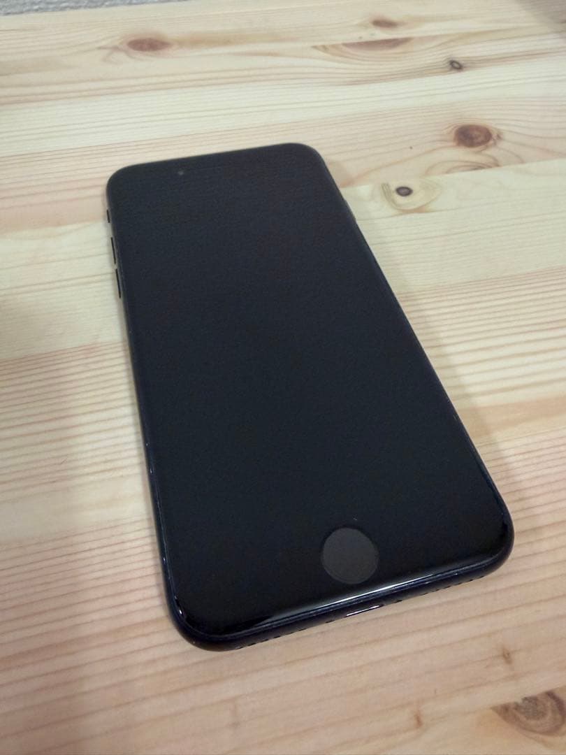 iPhone SE2 ブラック 128GB SIMフリー　バッテリー新品