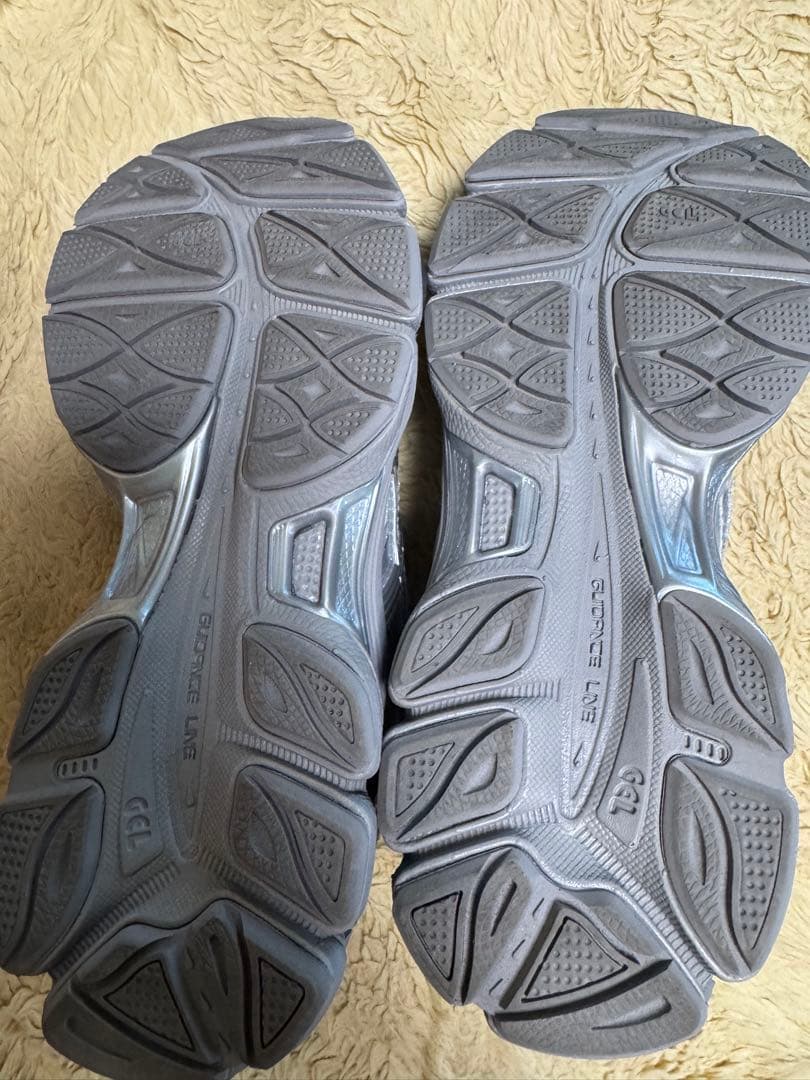 希少 asics セシリーバンセン GEL-CUMULUS 16 22.5cm