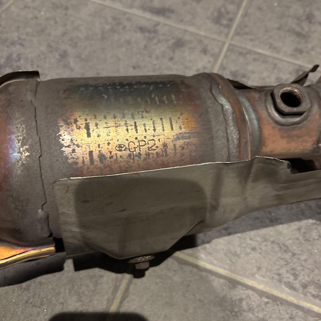 プリウス 触媒 コンバーター キャタライザー