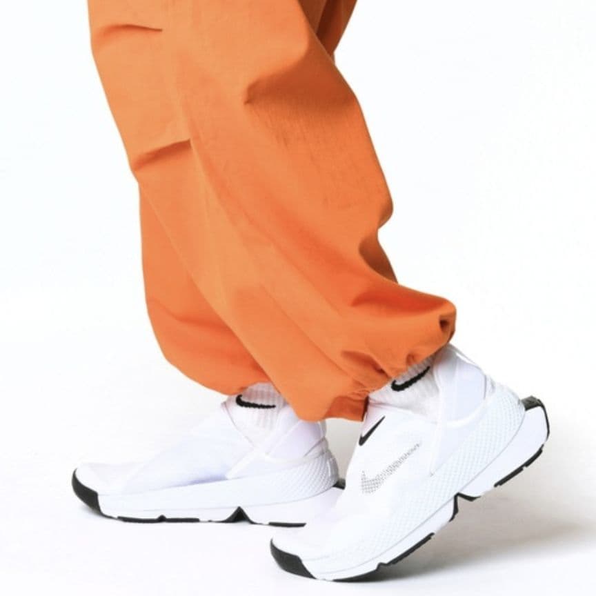 【新品未使用タグ付】NIKE ウィメンズ ゴー フライイーズ 23.5cm