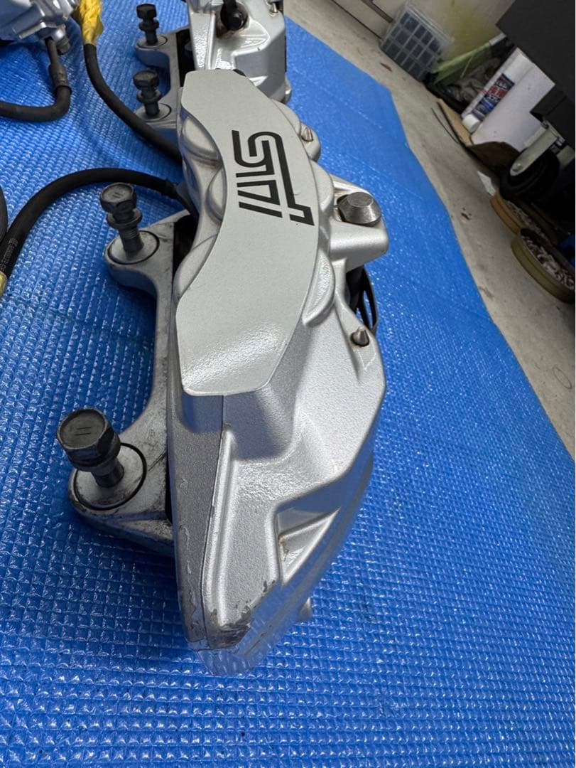 WRX STI S208 VAB限定車S208専用のキャリパー フロントのみ
