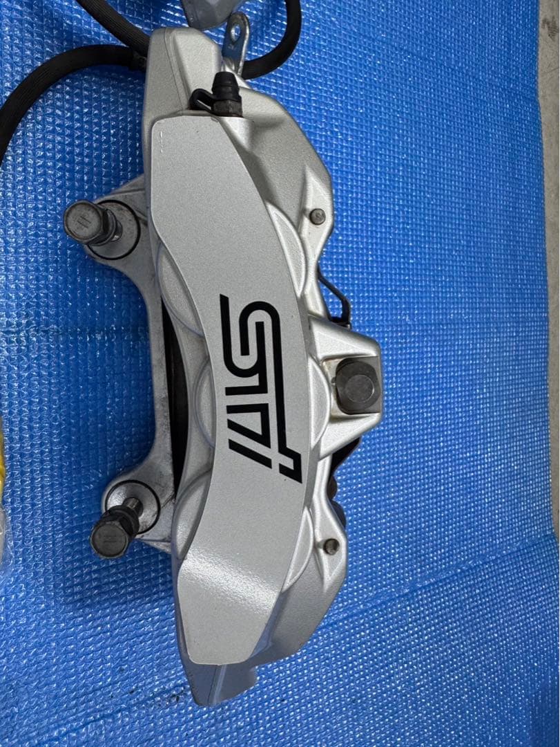 WRX STI S208 VAB限定車S208専用のキャリパー フロントのみ