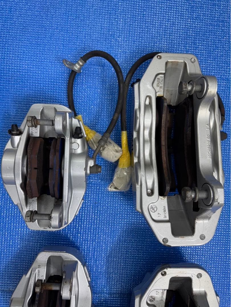 WRX STI S208 VAB限定車S208専用のキャリパー フロントのみ