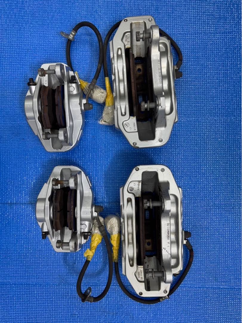 WRX STI S208 VAB限定車S208専用のキャリパー フロントのみ