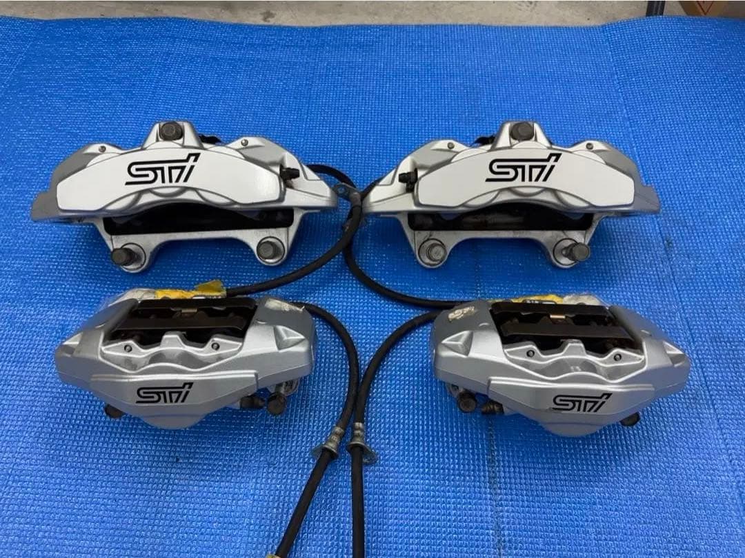 WRX STI S208 VAB限定車S208専用のキャリパー フロントのみ