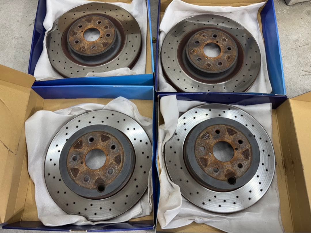 WRX STI S208 VAB限定車S208専用のキャリパー フロントのみ