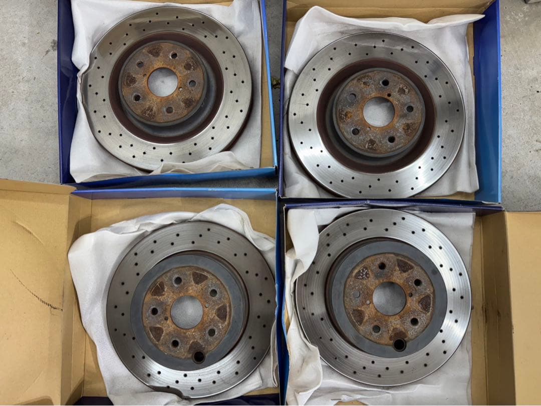 WRX STI S208 VAB限定車S208専用のキャリパー フロントのみ