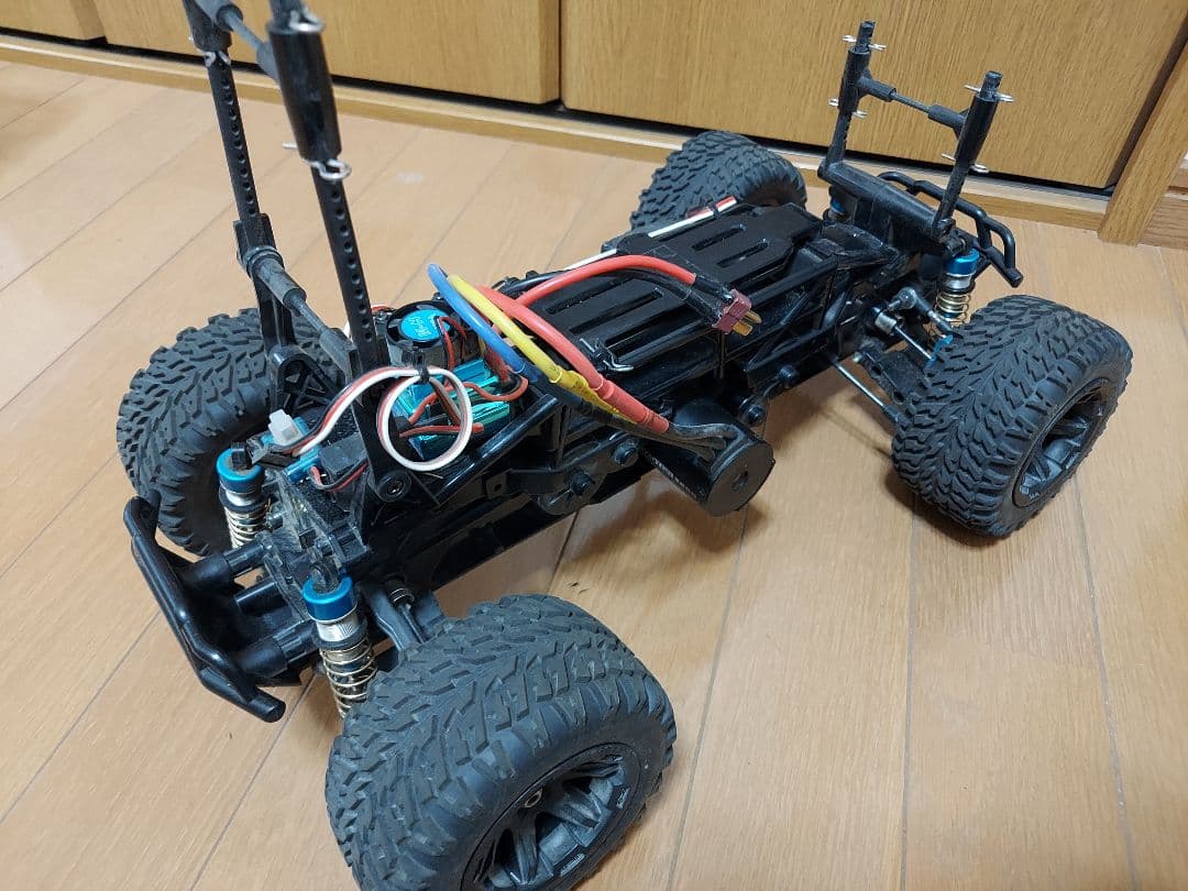 タミヤ　GF-02(スカッシュバン)　ランクルボディ