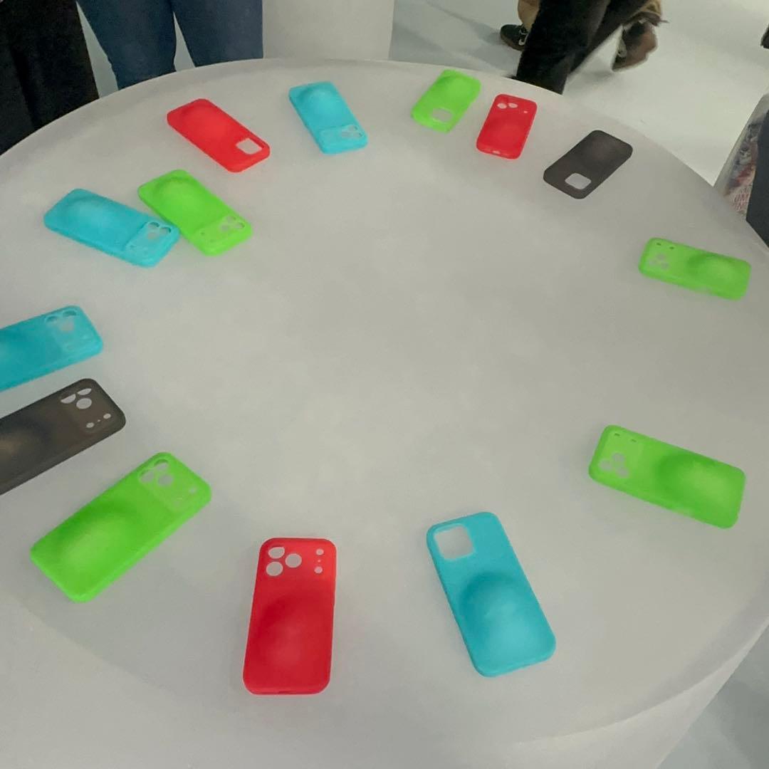 SKYLRK iPhone17 ProMax iPhoneケース 赤／黒