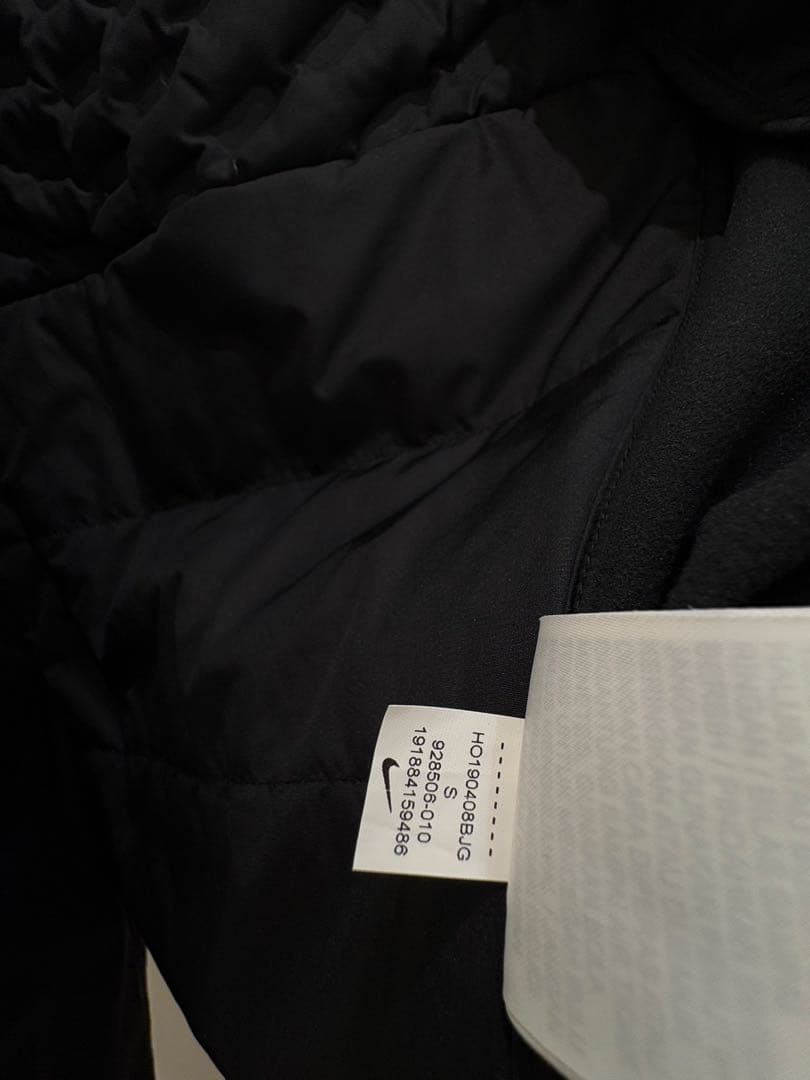 【美品】Nike running Aeroloft ブラック S サイズ　ダウン