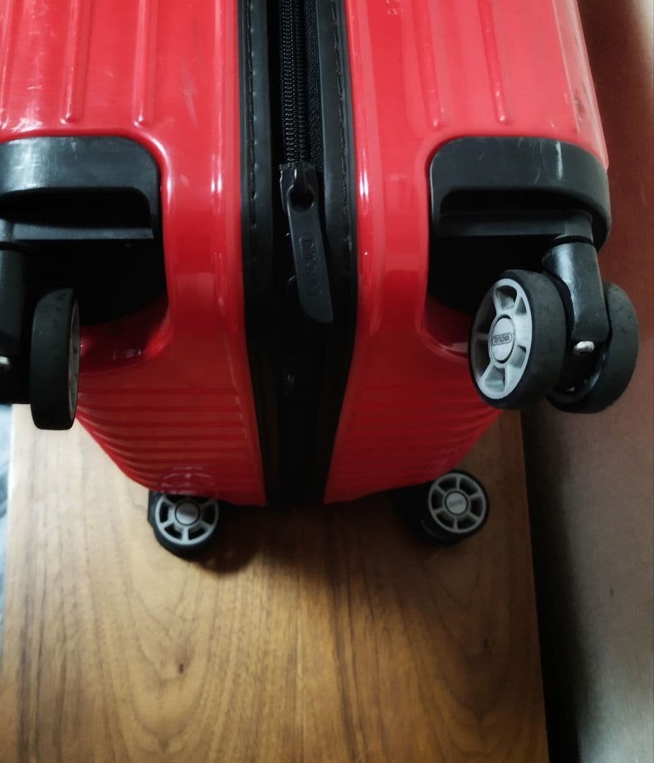 RIMOWA リモワ　サルサ　エアー　 レッド