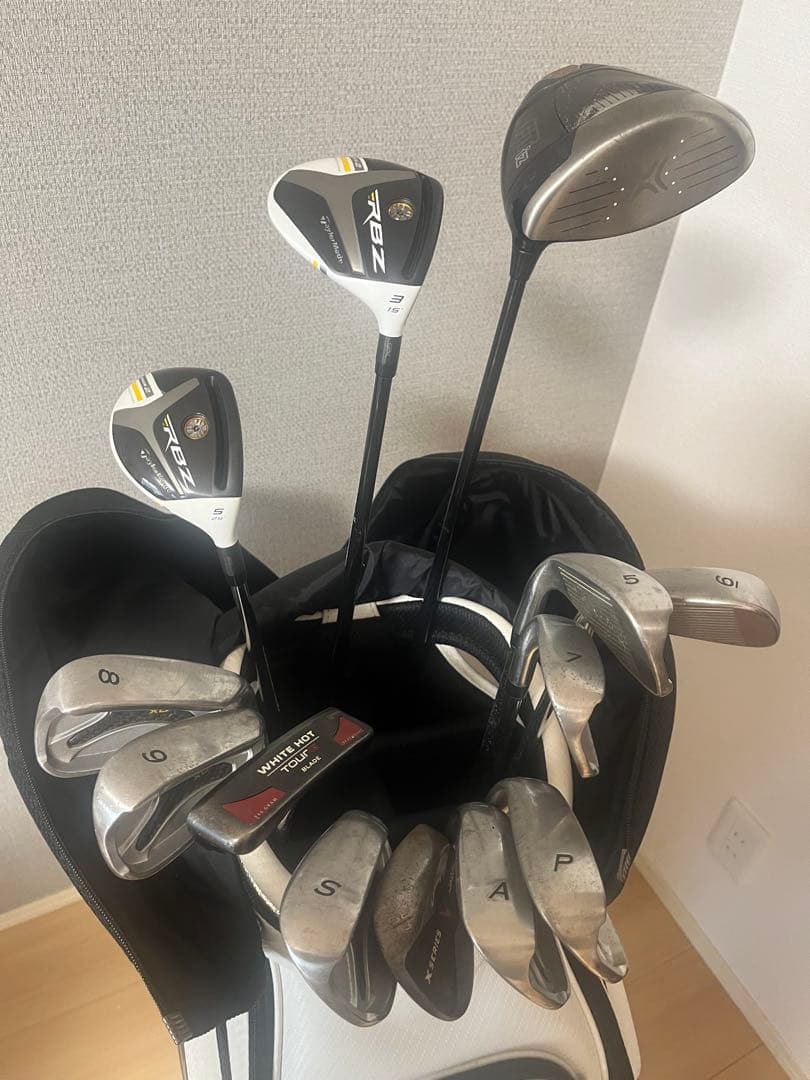 【美品】スリクソン キャディーバッグ　GGC-S143