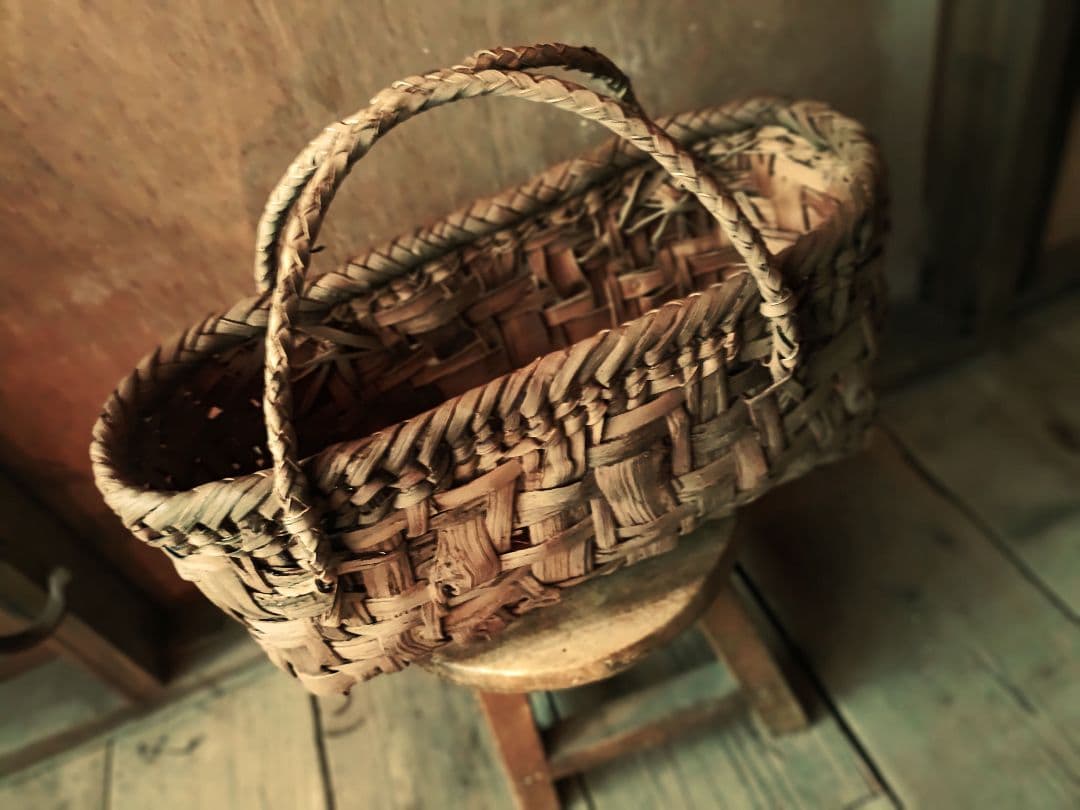 ひ*み様 信州安曇野の山葡萄かごバック。里山手仕事。