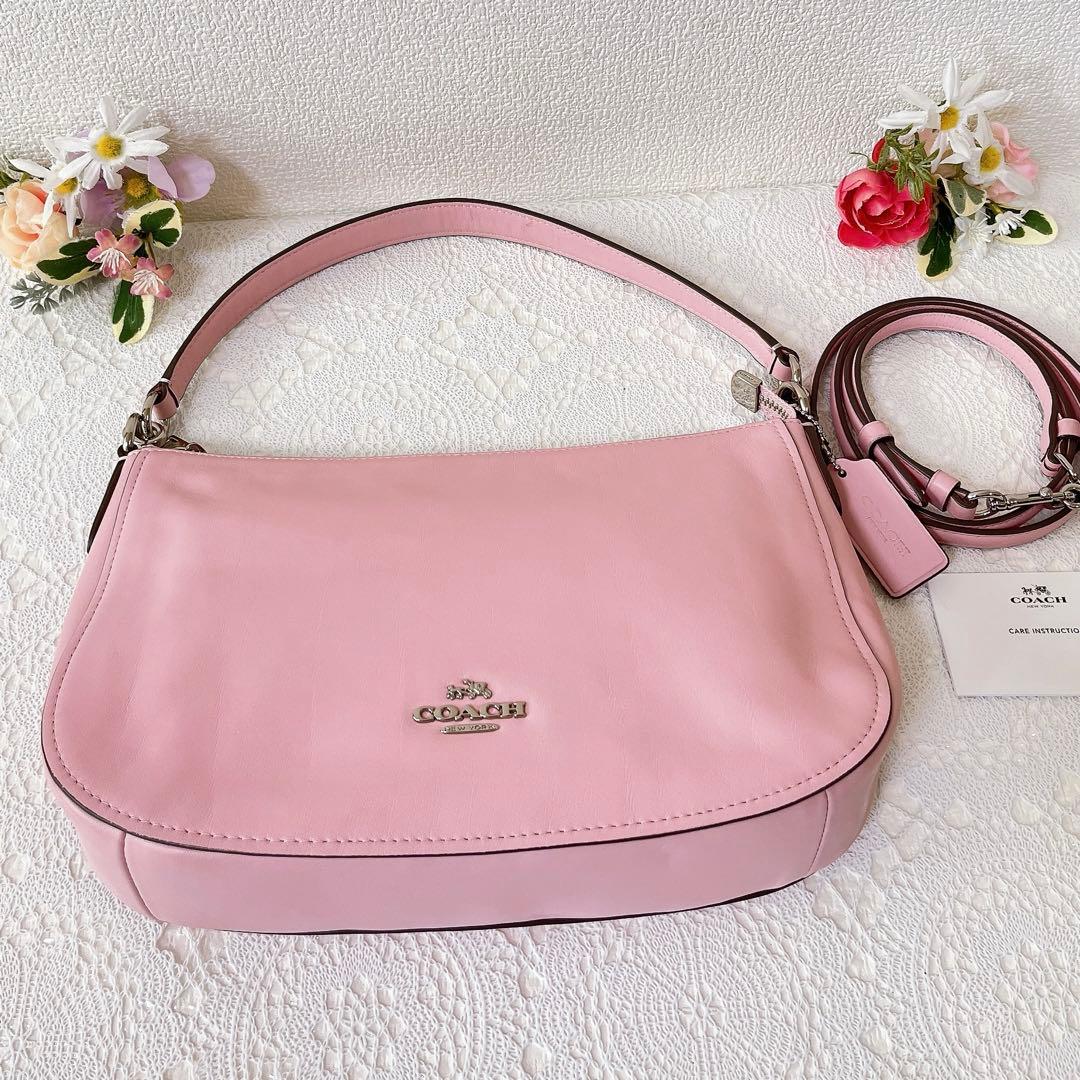 美品★コーチ ショルダーバッグ 2WAY 斜め掛け 肩掛け ピンク系 チャーム付