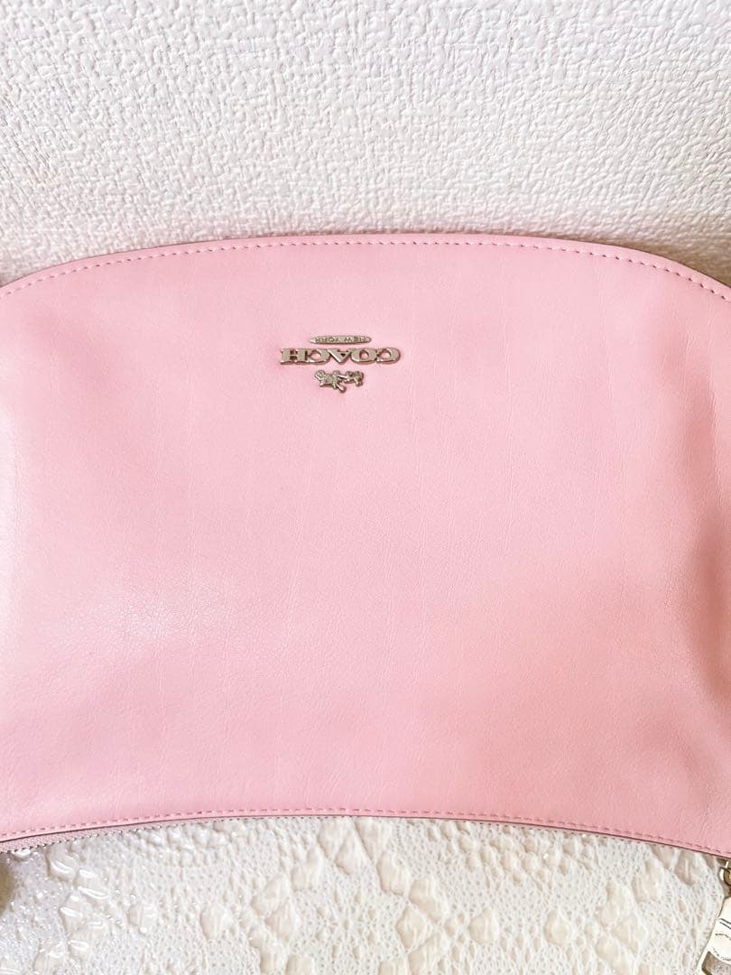 美品★コーチ ショルダーバッグ 2WAY 斜め掛け 肩掛け ピンク系 チャーム付