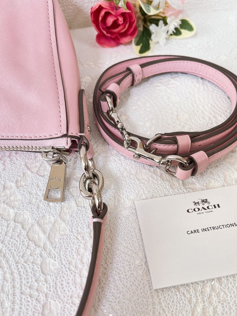 美品★コーチ ショルダーバッグ 2WAY 斜め掛け 肩掛け ピンク系 チャーム付