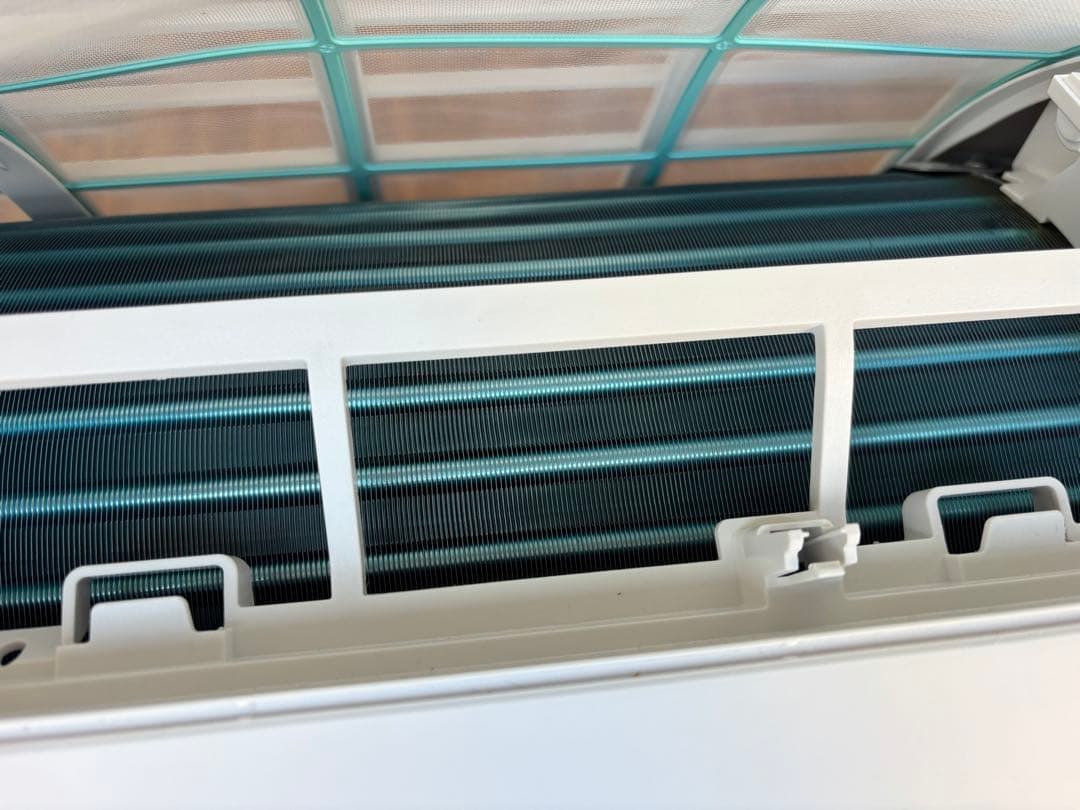 東芝　エアコン　RAS-2213TL(W) エアコン本体、室外機2024年