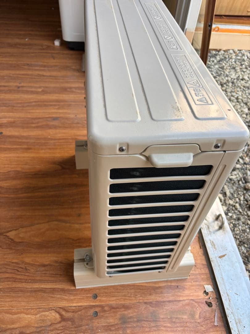 東芝　エアコン　RAS-2213TL(W) エアコン本体、室外機2024年