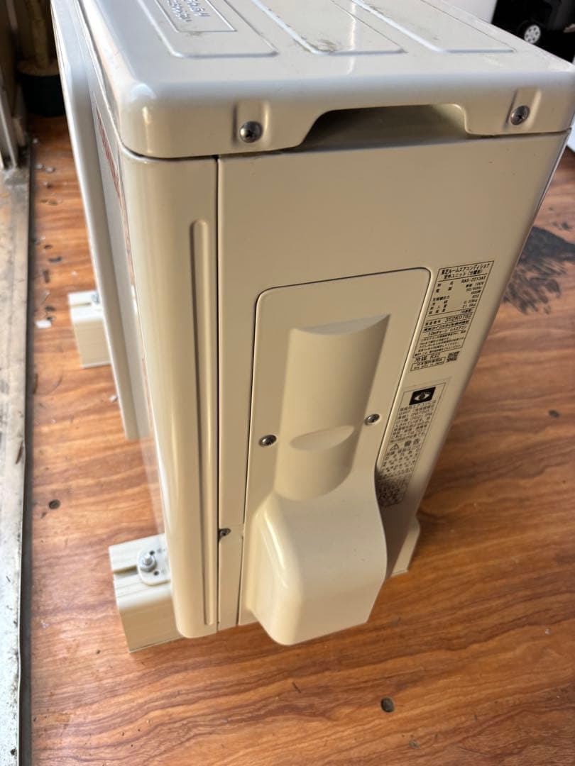 東芝　エアコン　RAS-2213TL(W) エアコン本体、室外機2024年