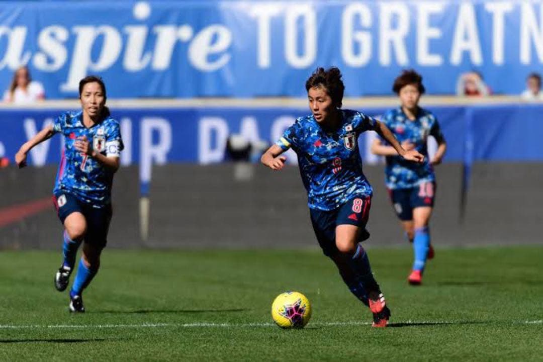 岩渕真奈　直筆サイン　実使用スパイク　日本代表　なでしこジャパン　証明書付き