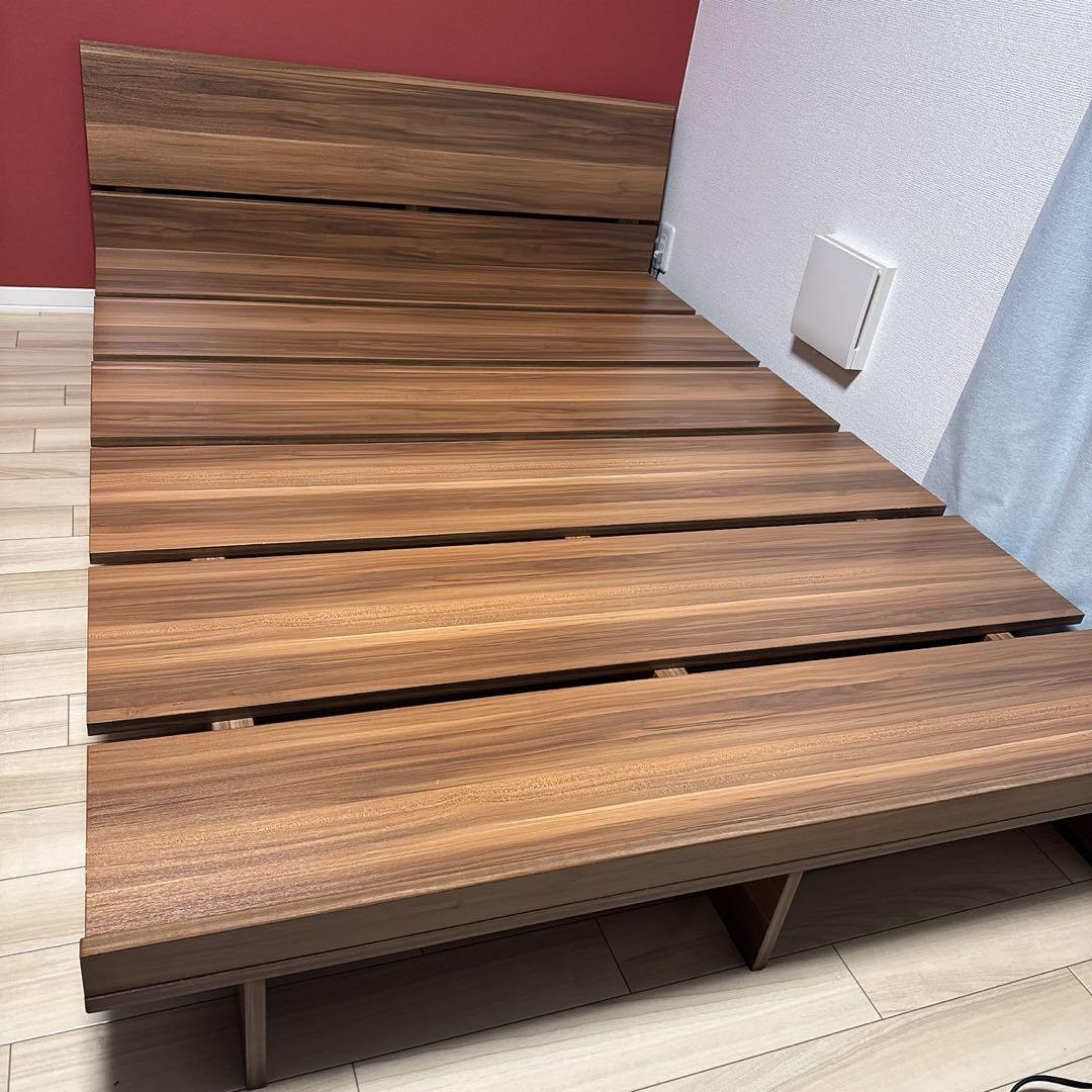 【最終値下げ】木製セミダブルベッドフレーム　すのこ　LOWYA